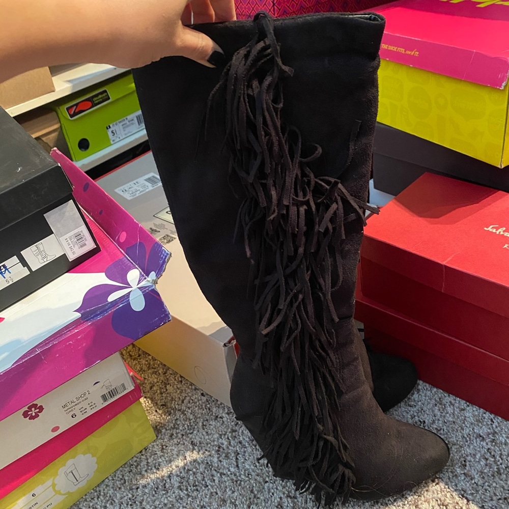 Two barley used fringe boots. Worn handful of times. No damage